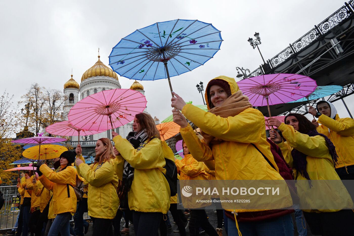 Карнавальное шествие в рамках XIX Всемирного фестиваля молодежи и студентов