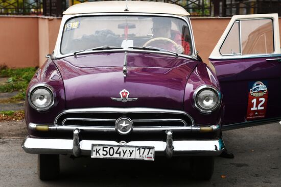 Выставка коллекционных автомобилей "Волга"