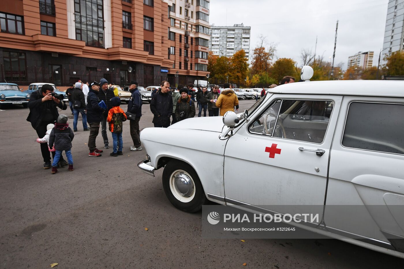 Выставка коллекционных автомобилей "Волга"