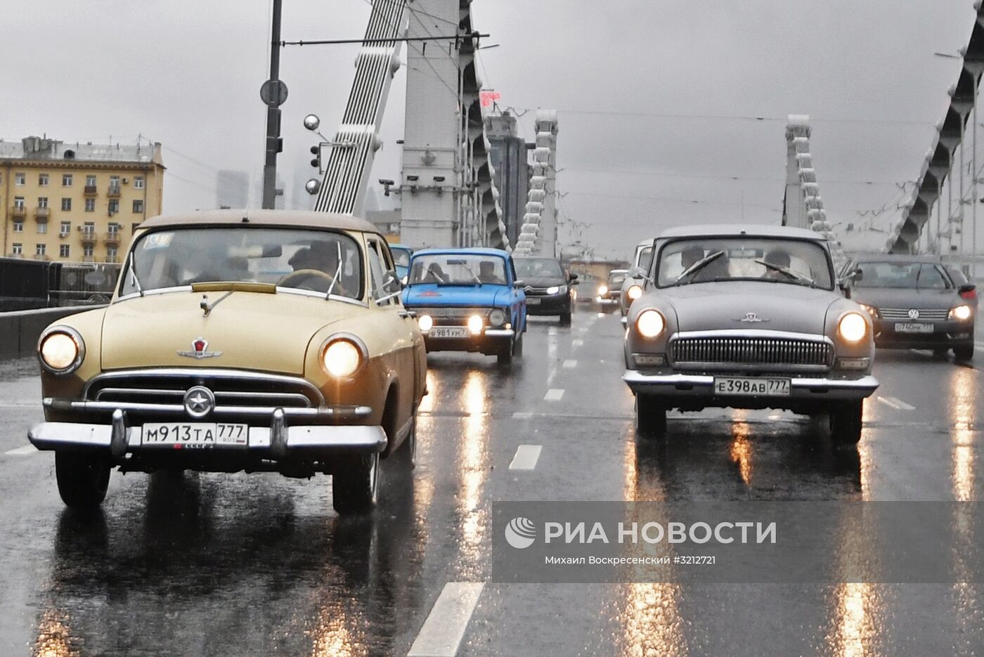 Выставка коллекционных автомобилей "Волга"