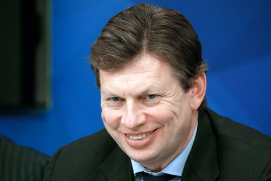 П/к, посвященная Гран-при по фигурному катанию в Москве