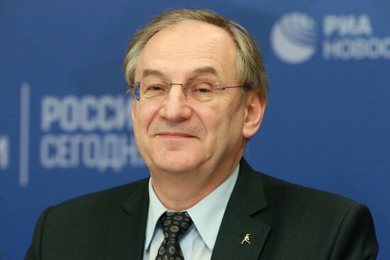 П/к, посвященная Гран-при по фигурному катанию в Москве