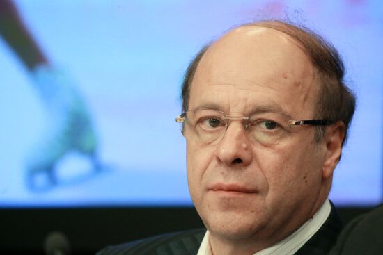 П/к, посвященная Гран-при по фигурному катанию в Москве