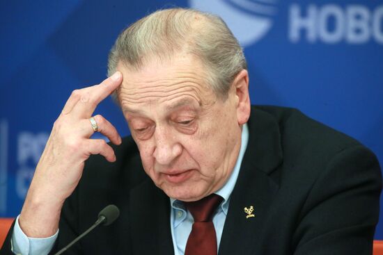 П/к, посвященная Гран-при по фигурному катанию в Москве