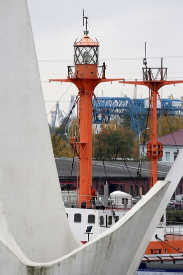 Плавучий маяк "Ирбенский" стал экспонатом Музея Мирового океана в Калининграде