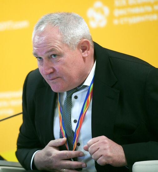 XIX Всемирный фестиваль молодежи и студентов. Дискуссионная программа