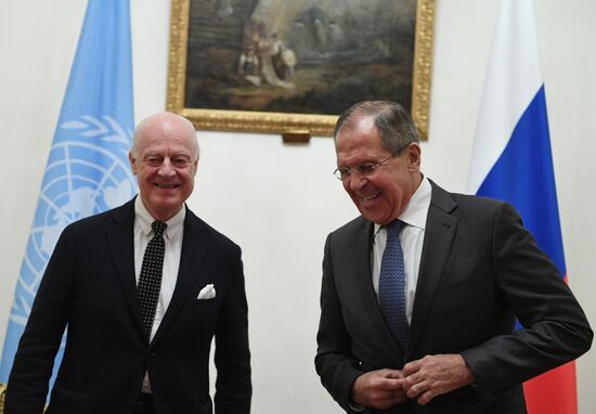 Встреча главы МИД РФ С. Лаврова со спецпосланником генсекретаря ООН по Сирии Стаффаном де Мистурой