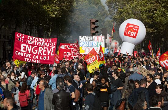 Акция против трудовой реформы в Париже