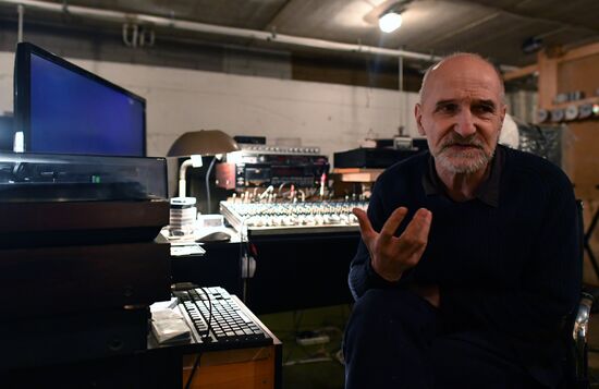 Рок-музыкант и актер Петр Мамонов