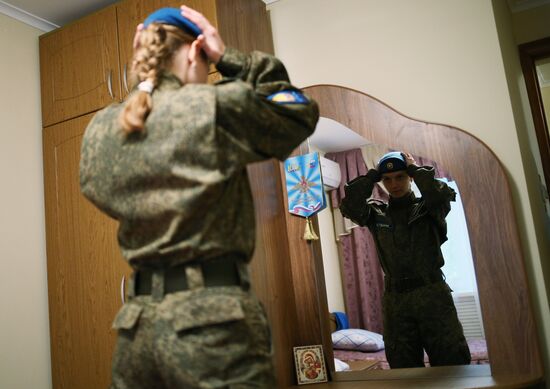 Курсантки Краснодарского высшего военного авиационного училища