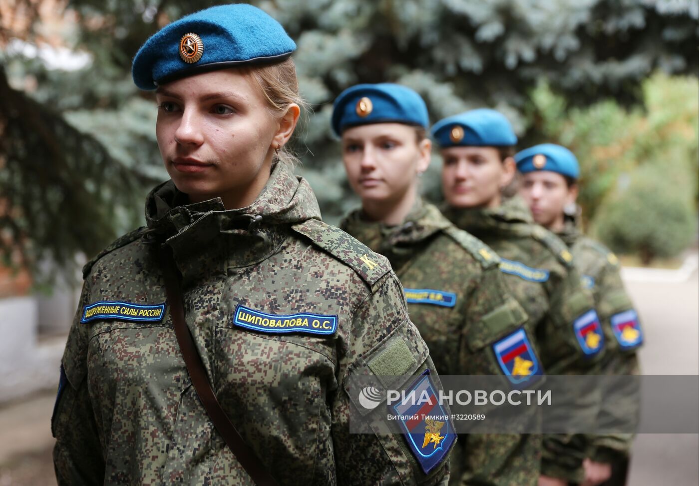 Курсантки Краснодарского высшего военного авиационного училища