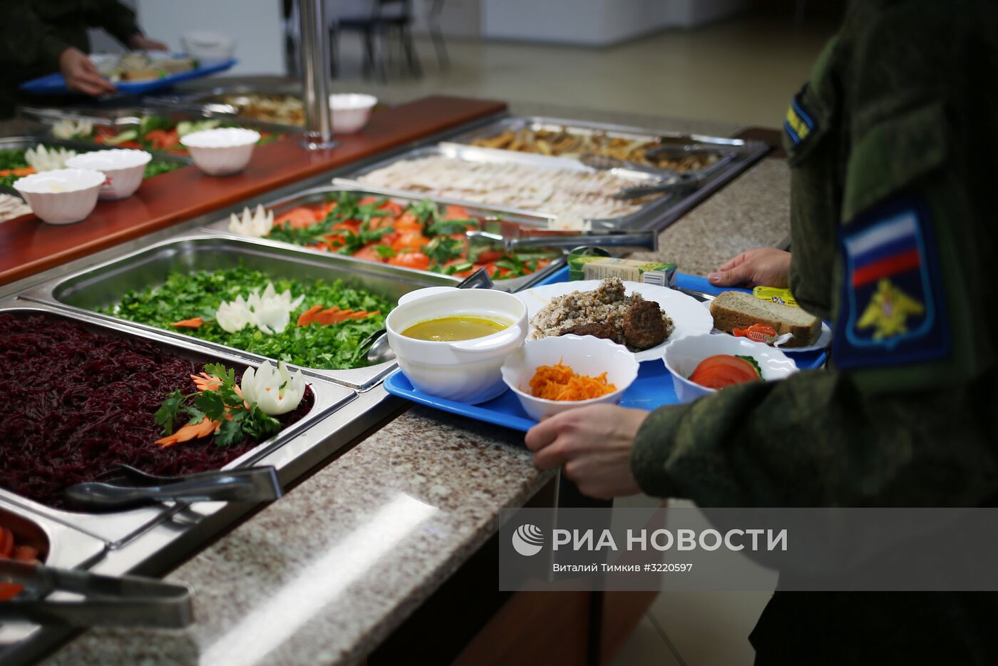 Курсантки Краснодарского высшего военного авиационного училища