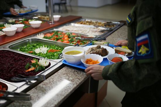 Курсантки Краснодарского высшего военного авиационного училища