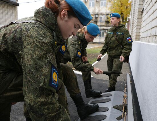 Курсантки Краснодарского высшего военного авиационного училища