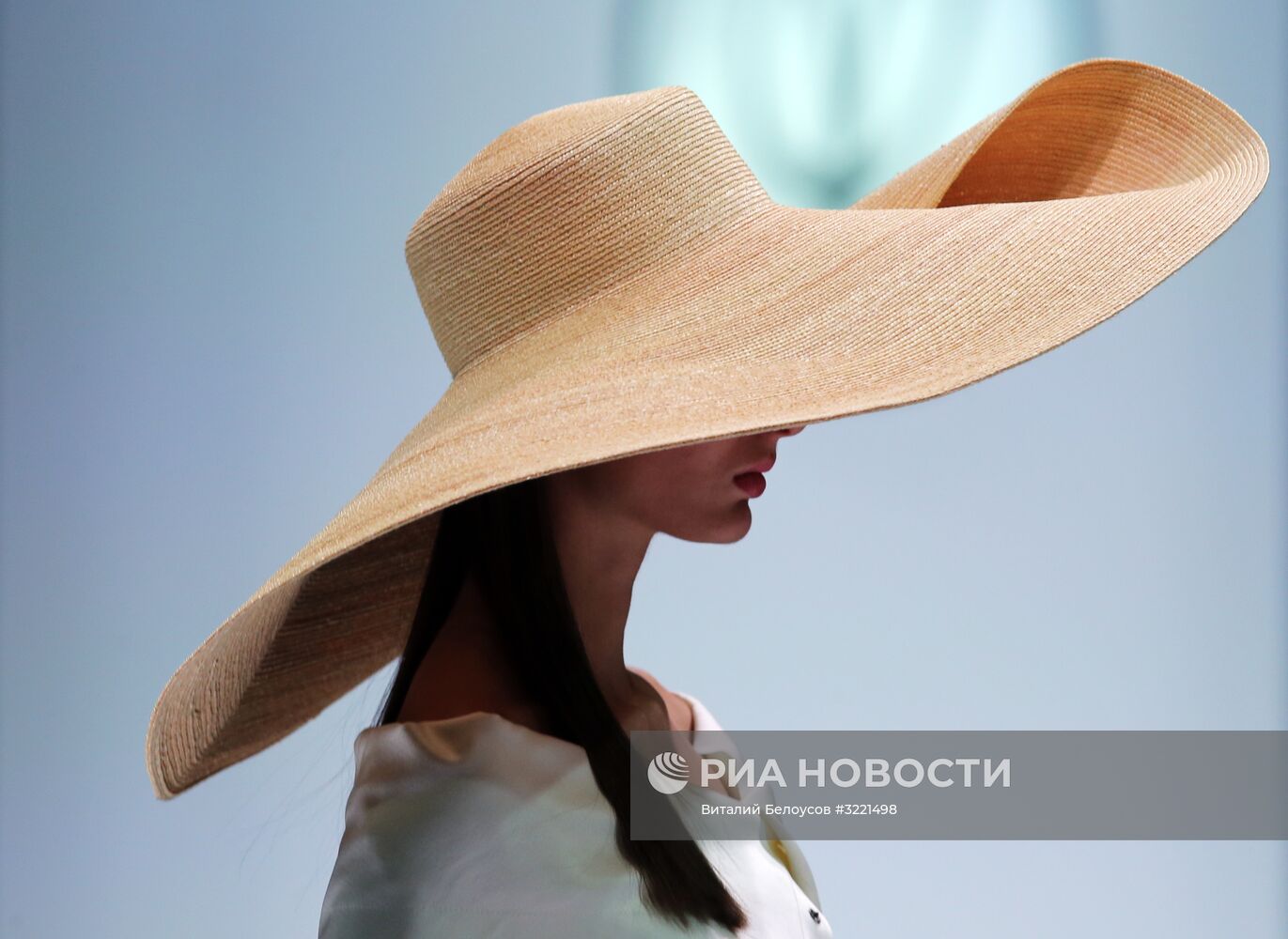 Неделя моды в Гостином дворе "Moscow Fashion Week". День первый