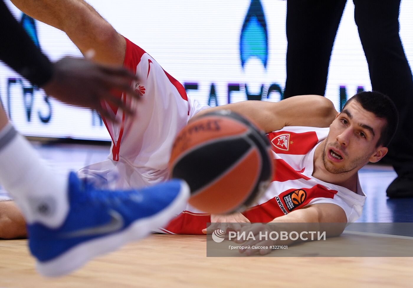 Баскетбол. Евролига. Матч "Химки" - "Црвена Звезда"