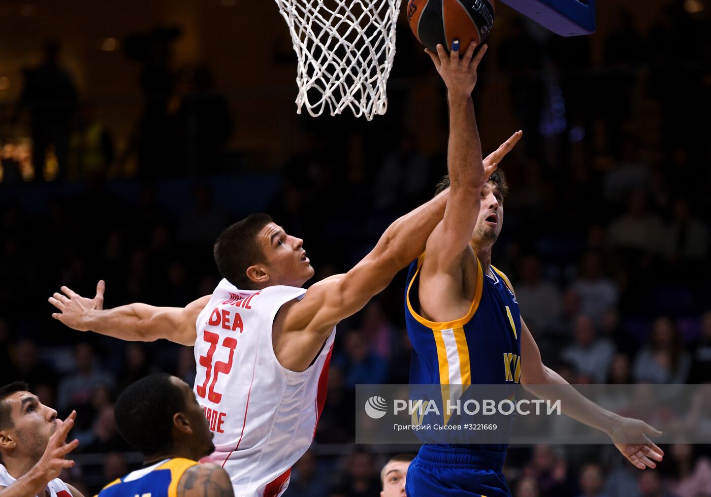 Баскетбол. Евролига. Матч "Химки" - "Црвена Звезда"