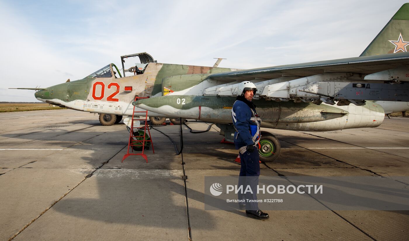 Летно-специальная подготовка экипажей штурмовиков Су-25 в Краснодарском крае