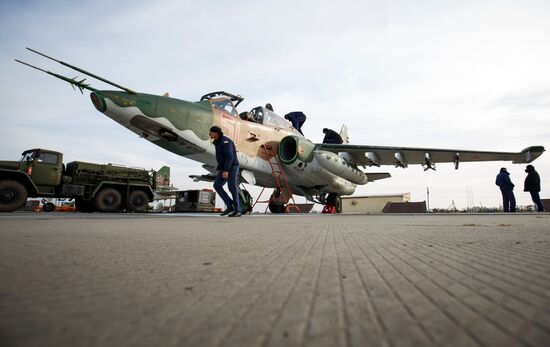 Летно-специальная подготовка экипажей штурмовиков Су-25 в Краснодарском крае