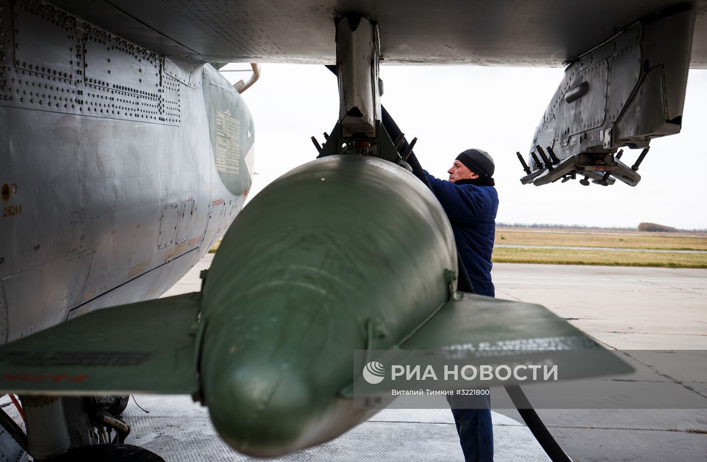 Летно-специальная подготовка экипажей штурмовиков Су-25 в Краснодарском крае