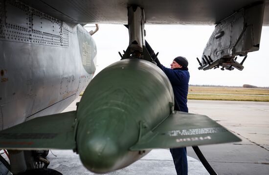 Летно-специальная подготовка экипажей штурмовиков Су-25 в Краснодарском крае