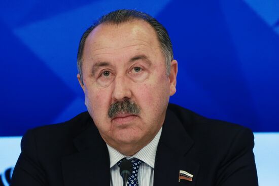 П/к на тему: "Подготовка к Чемпионату мира по футболу – 2018 и будущее российского спорта"
