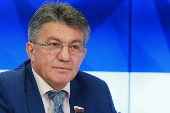П/к на тему: "Подготовка к Чемпионату мира по футболу – 2018 и будущее российского спорта"