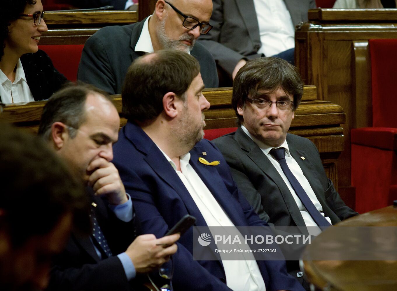Парламент Каталонии обсудил ответные меры на действия Мадрида