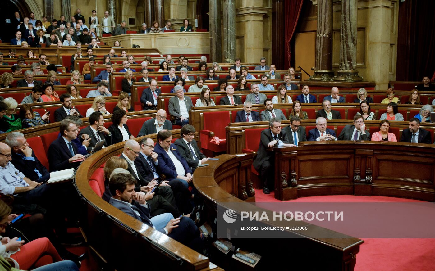 Парламент Каталонии обсудил ответные меры на действия Мадрида
