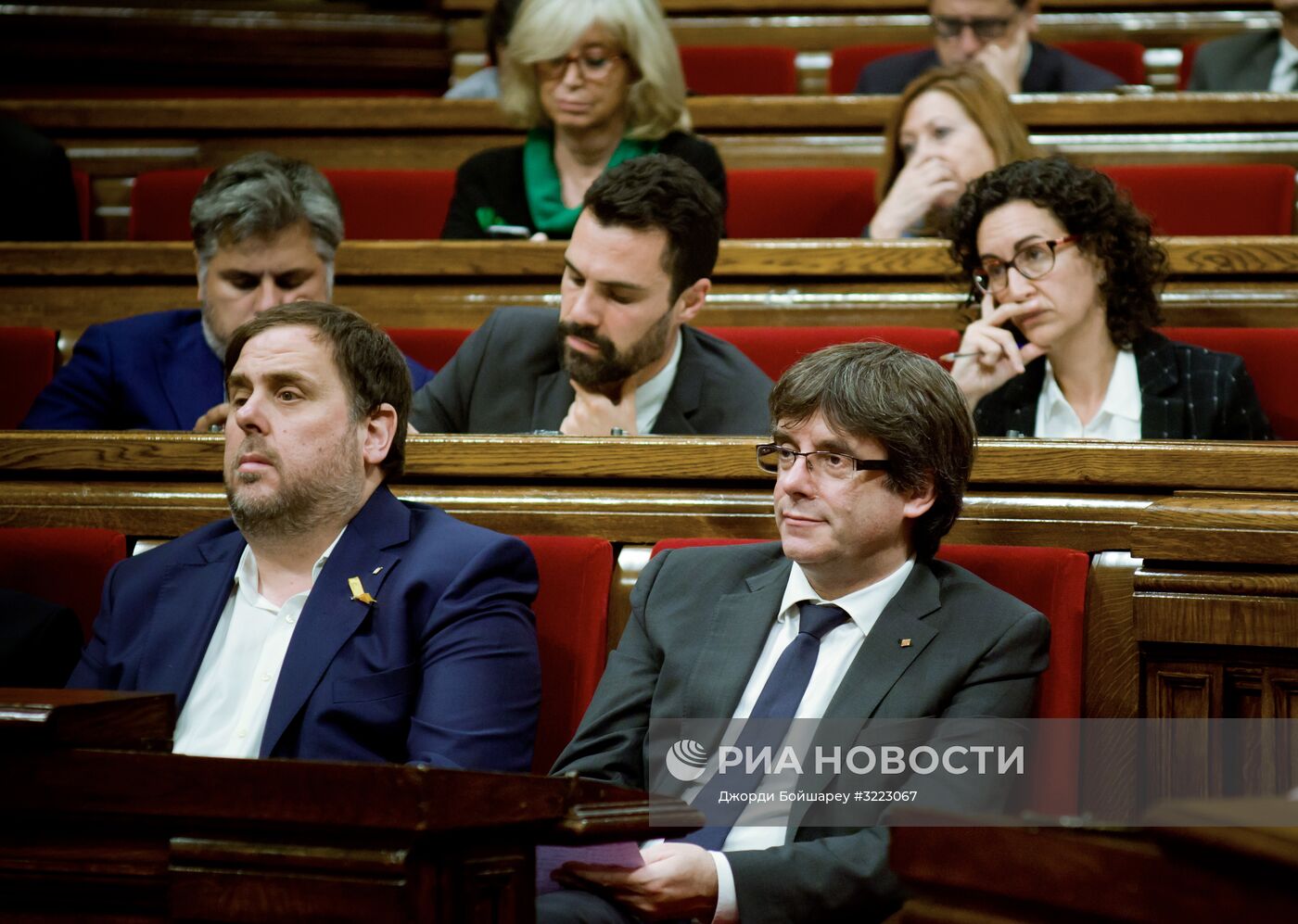 Парламент Каталонии обсудил ответные меры на действия Мадрида