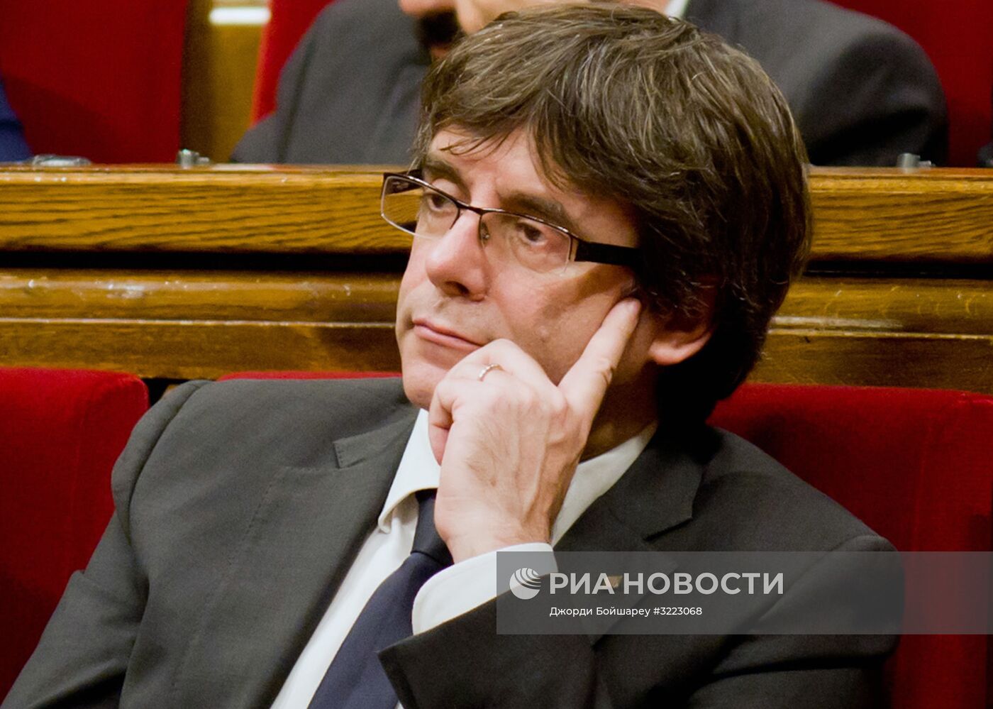 Парламент Каталонии обсудил ответные меры на действия Мадрида