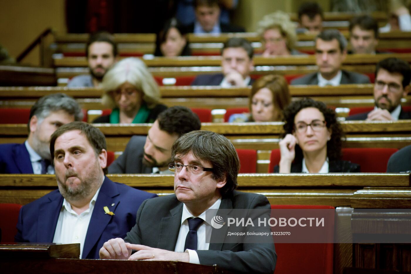 Парламент Каталонии обсудил ответные меры на действия Мадрида