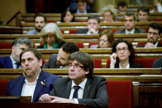 Парламент Каталонии обсудил ответные меры на действия Мадрида