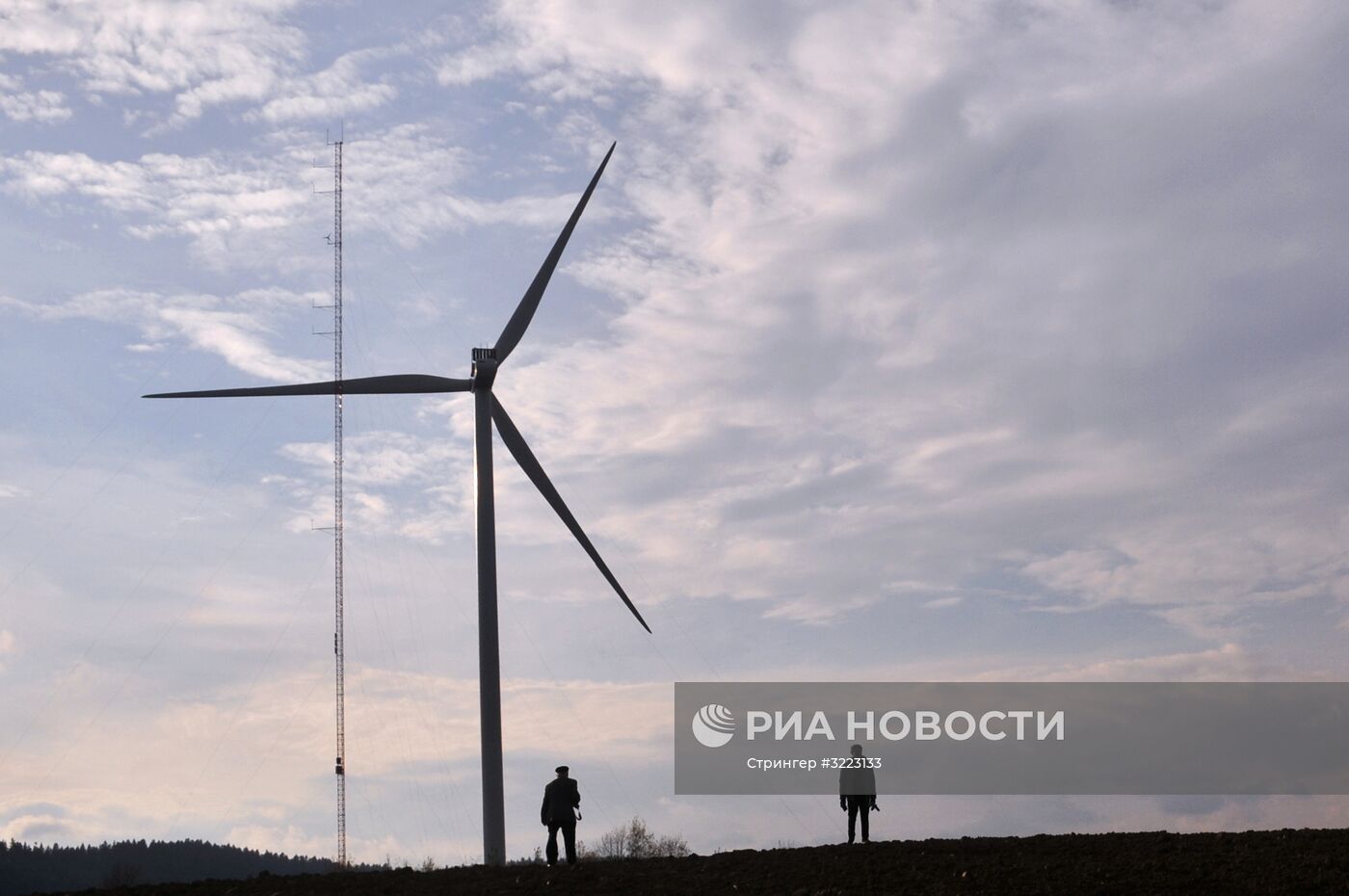 Ветряная и солнечная электростанции во Львовской области