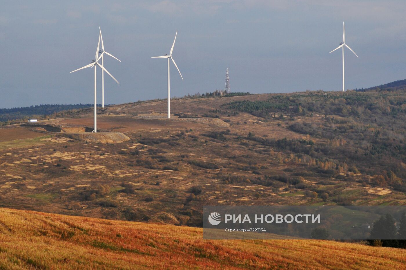 Ветряная и солнечная электростанции во Львовской области