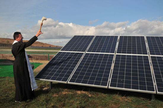 Ветряная и солнечная электростанции во Львовской области