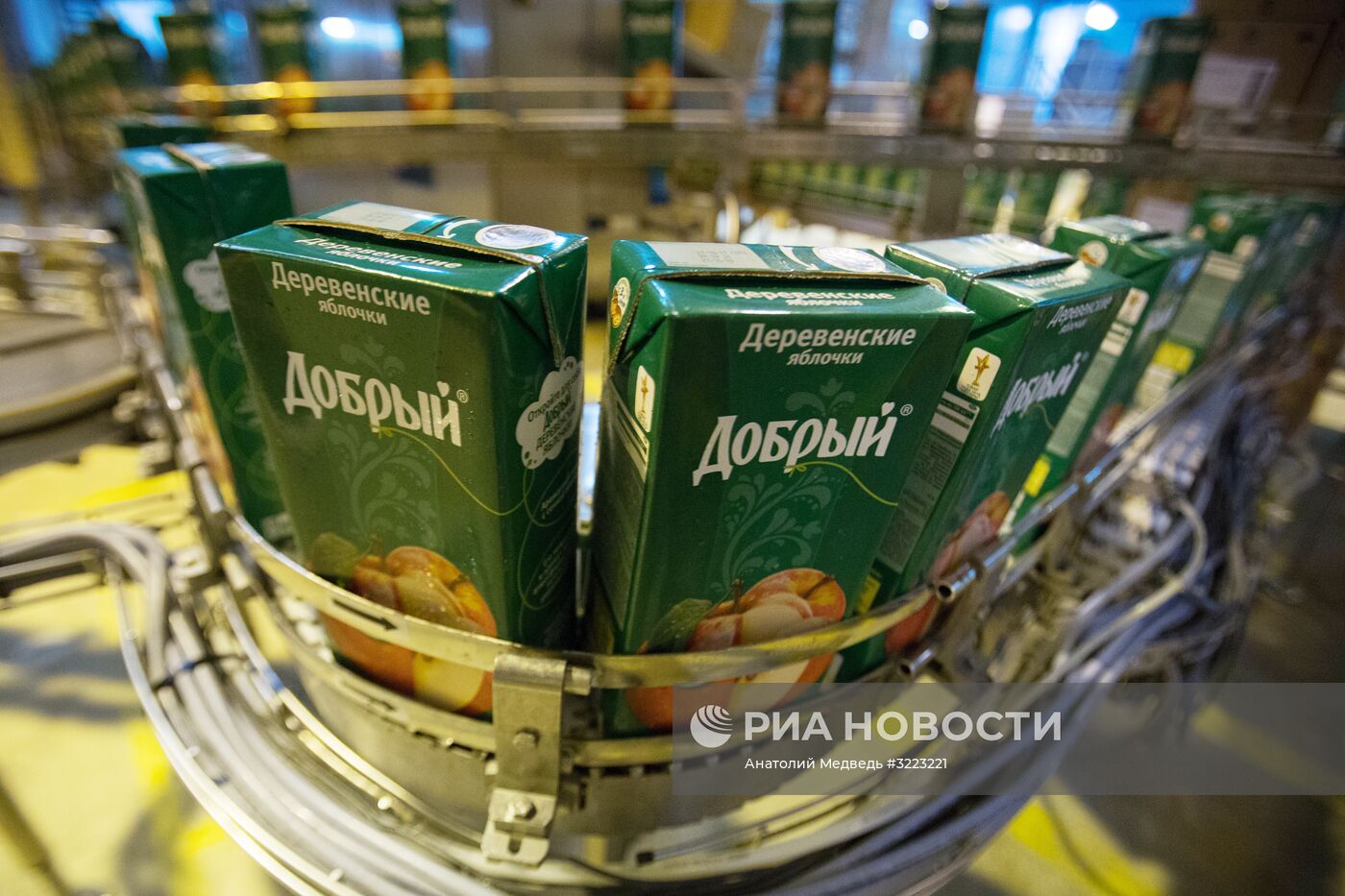 Запуск новых производственных линий завода Coca-Cola в Санкт-Петербурге