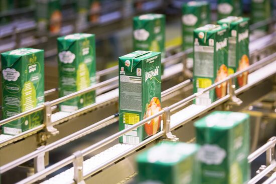 Запуск новых производственных линий завода Coca-Cola в Санкт-Петербурге