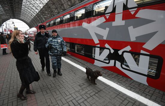 Запуск первого двухэтажного поезда "Аэроэкспресс" на Киевском вокзале