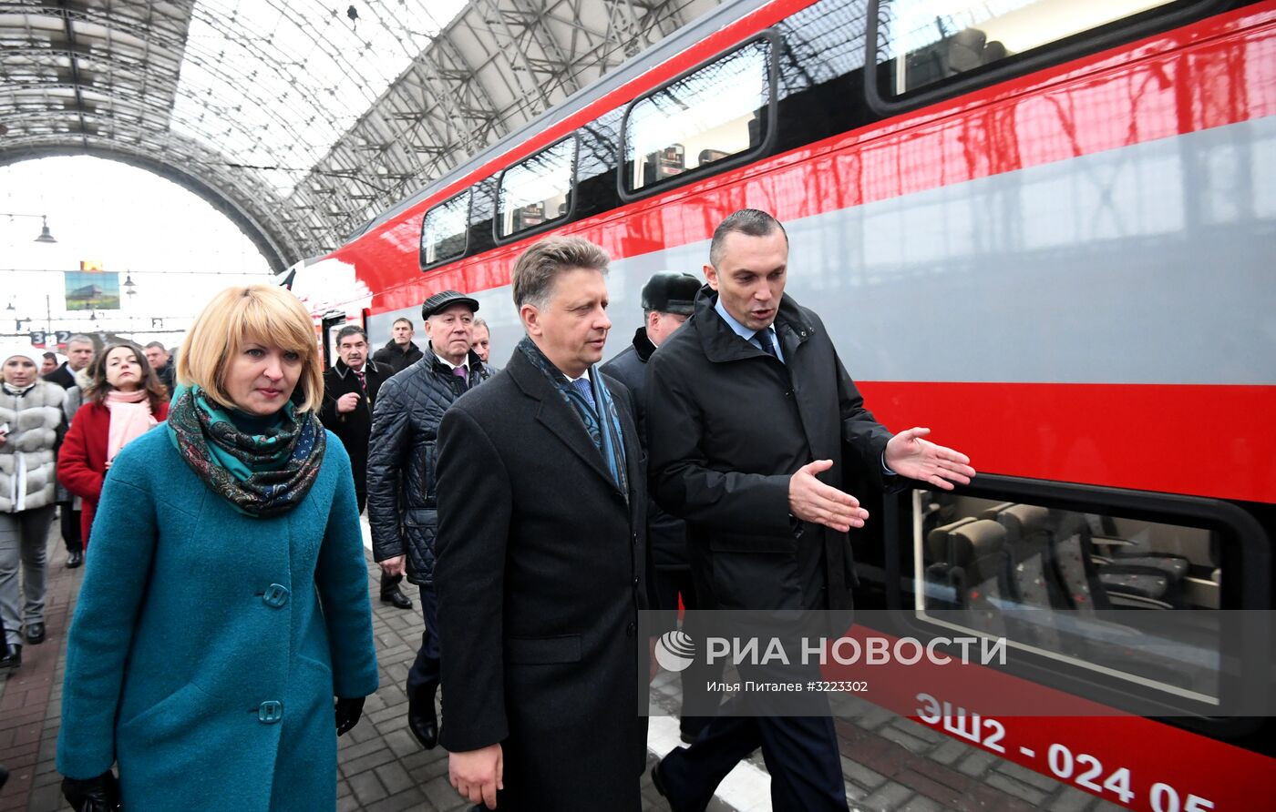 Запуск первого двухэтажного поезда "Аэроэкспресс" на Киевском вокзале