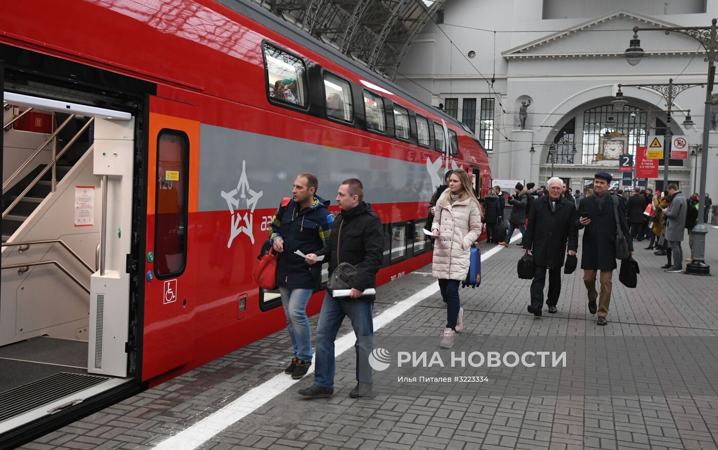 Запуск первого двухэтажного поезда 