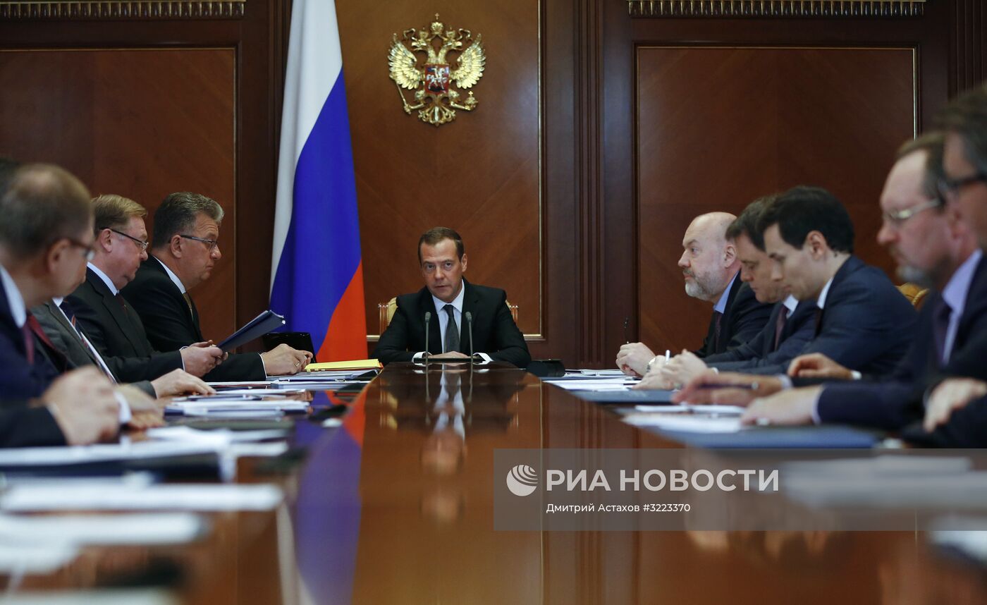 Премьер-министр РФ Д, Медведев провел встречу с представителями Общероссийской общественной организации "Ассоциация юристов России"