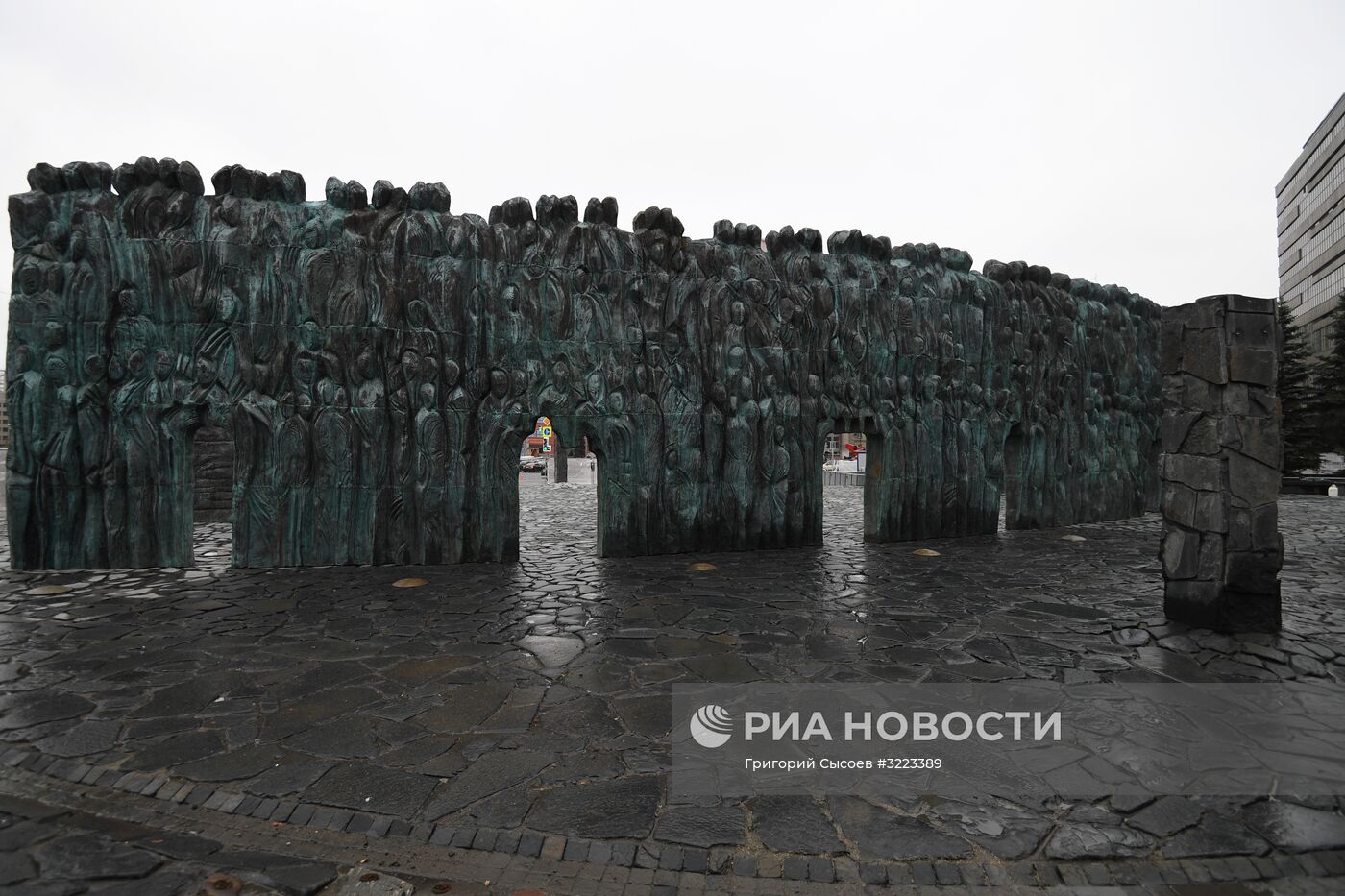 Памятник "Стена скорби" в Москве