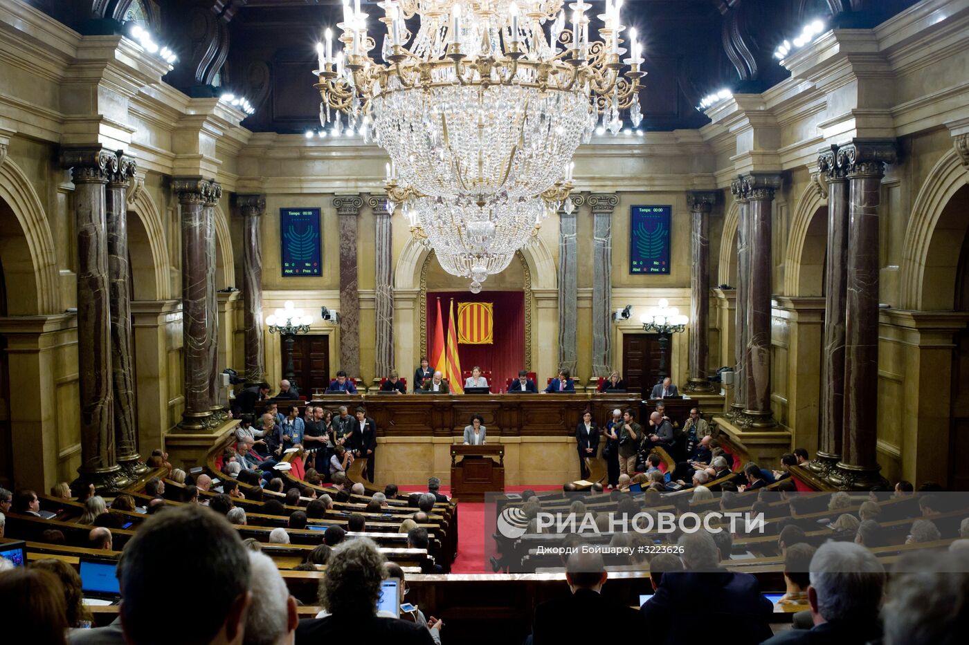 Парламент Каталонии проголосовал за независимость от Испании