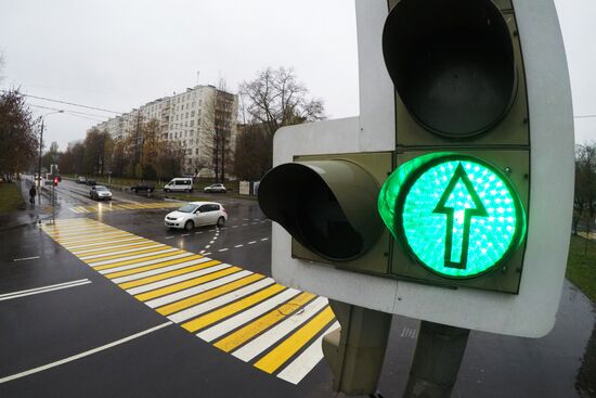 Светофор, установленный в рамках российско-японского проекта по внедрению системы светофорного регулирования
