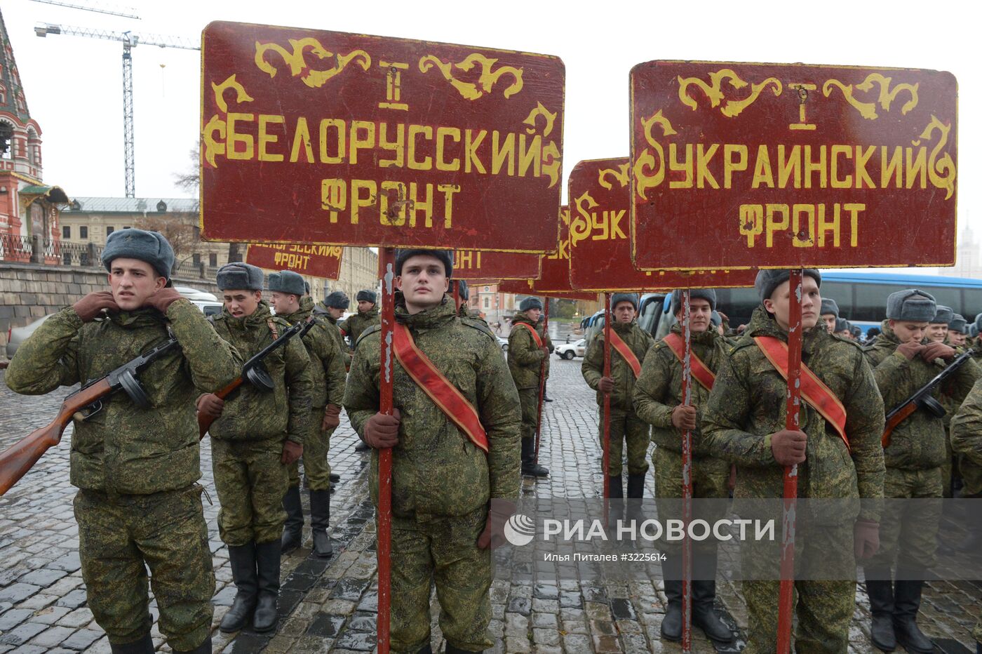 Репетиция марша, посвященного 76-й годовщине парада 1941 года