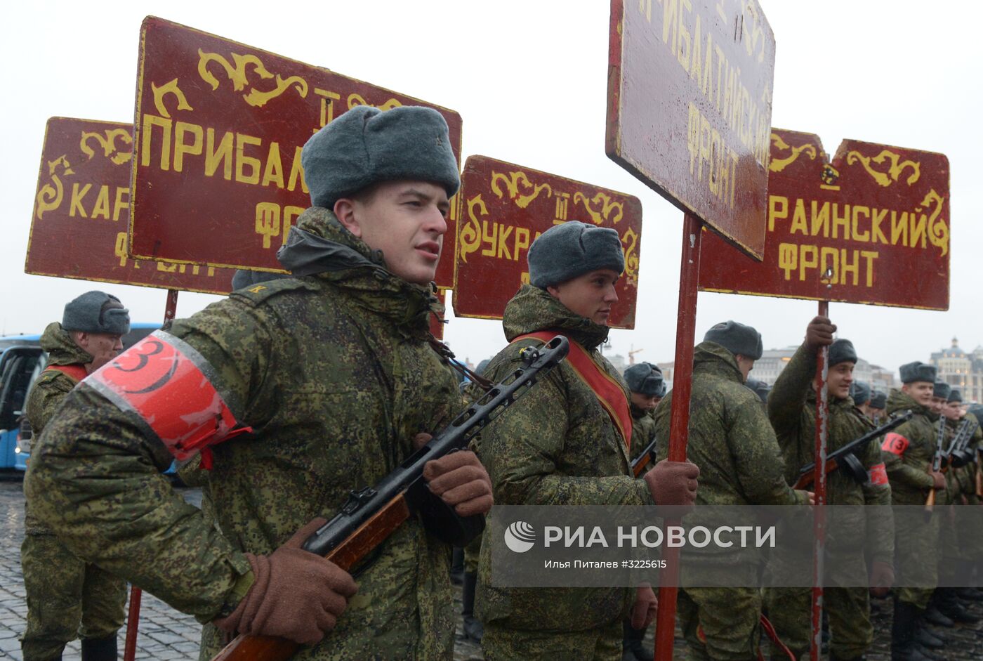 Репетиция марша, посвященного 76-й годовщине парада 1941 года