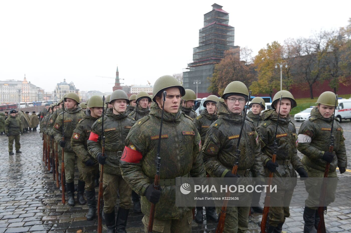 Репетиция марша, посвященного 76-й годовщине парада 1941 года