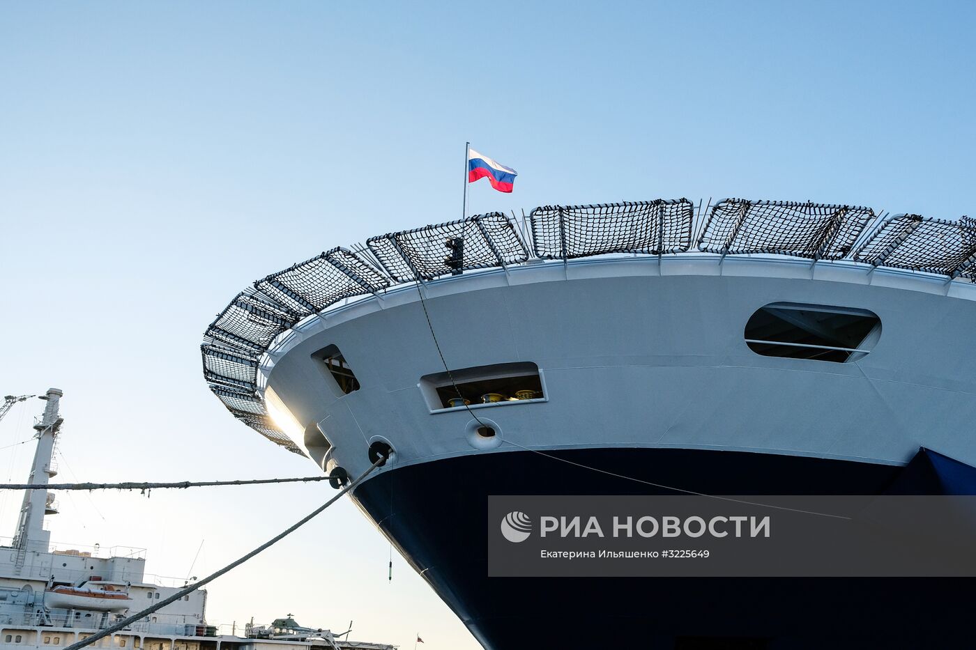 Церемония имянаречения судна "Академик Примаков" в Мурманске