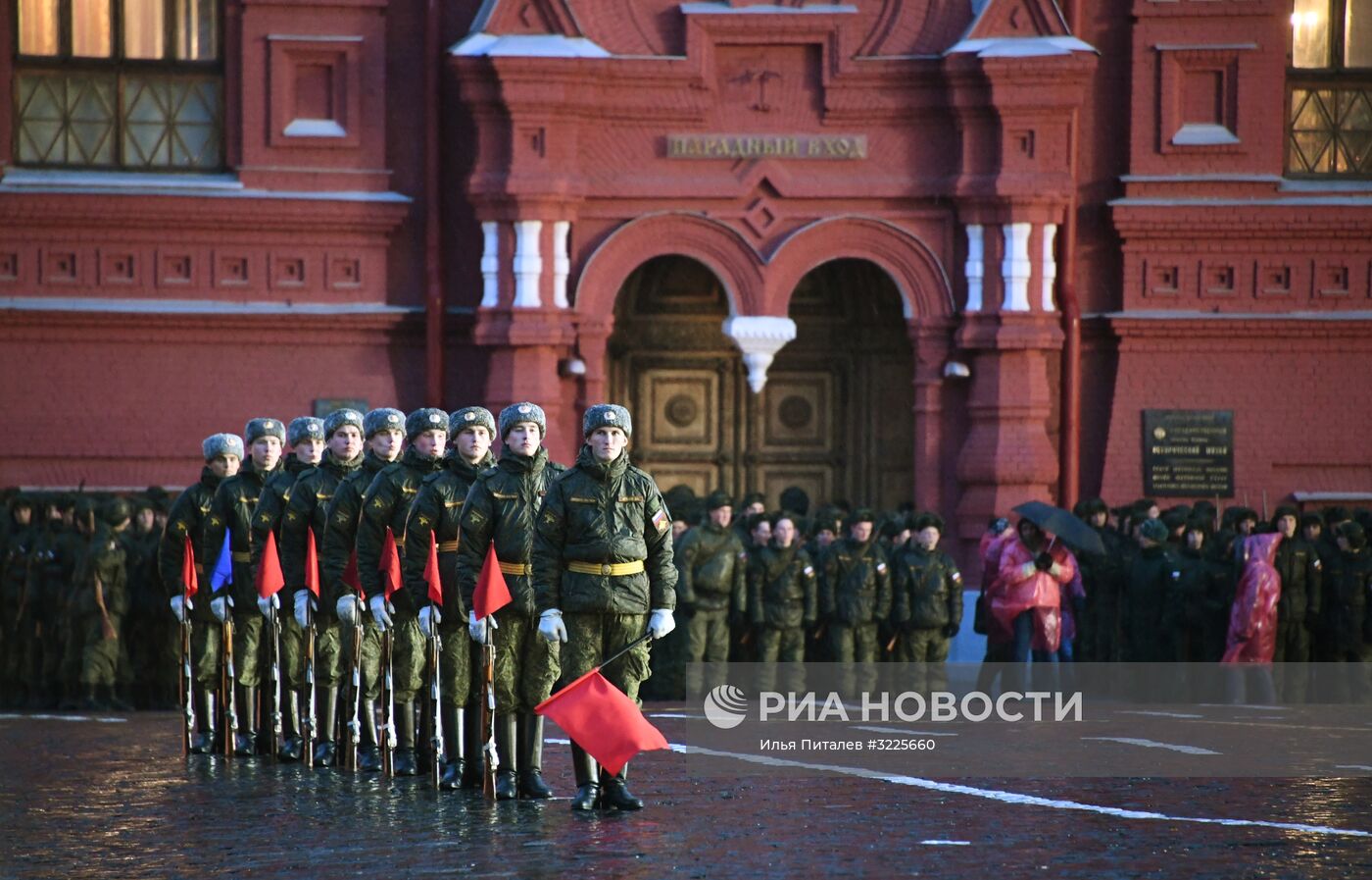 Репетиция марша, посвященного 76-й годовщине парада 1941 года